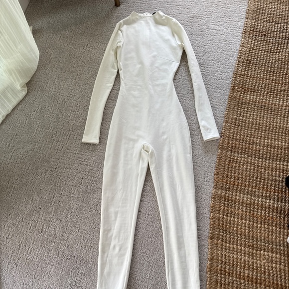 White jumpsuit base layer - Picture 2 of 2